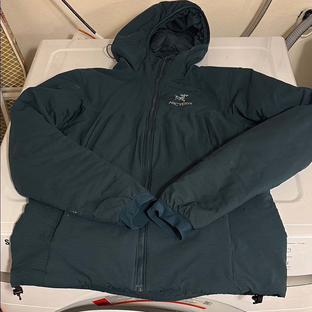 Arc'teryx Women’s Atom AR Hooded Jacket - Dark Green
